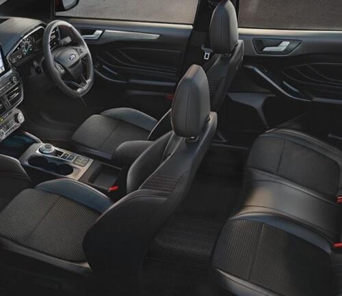 Ford Focus, interior-min
